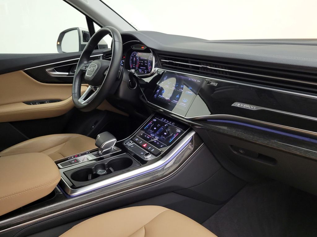 Thumbnail: 2023 Audi Q7 - 15