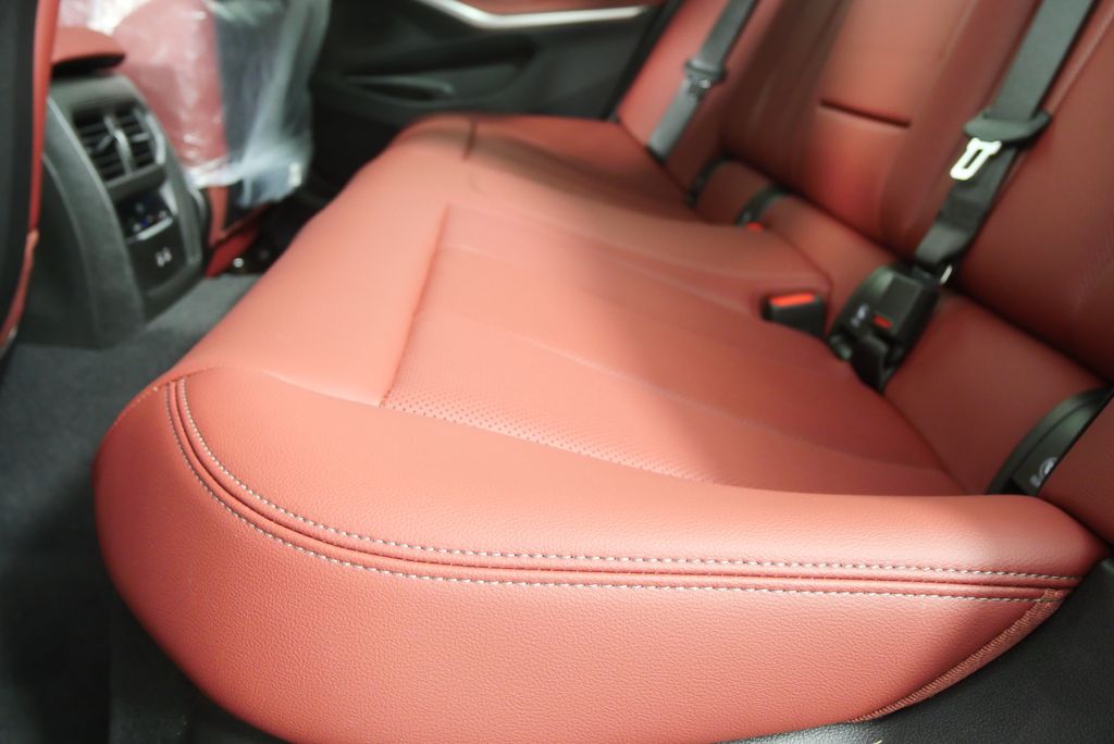 Thumbnail: 2026 BMW 3 Series - 14