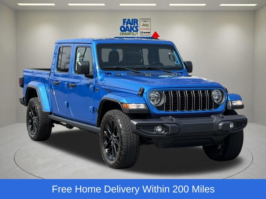 Hydro Blue Pearlcoat 2024 Jeep Gladiator NightHawk Crew Cab 4WD Pickup Truck Four-Wheel Drive 8-Speed Automatic