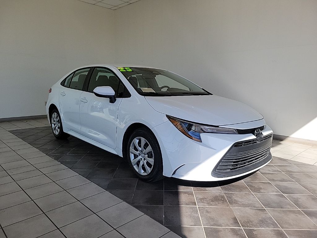 2025 Toyota Corolla LE FWD