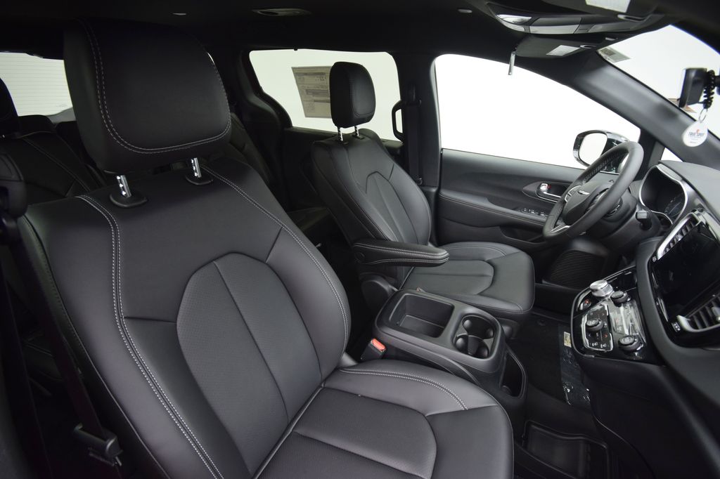 new 2026 Chrysler Voyager car, priced at $38,424