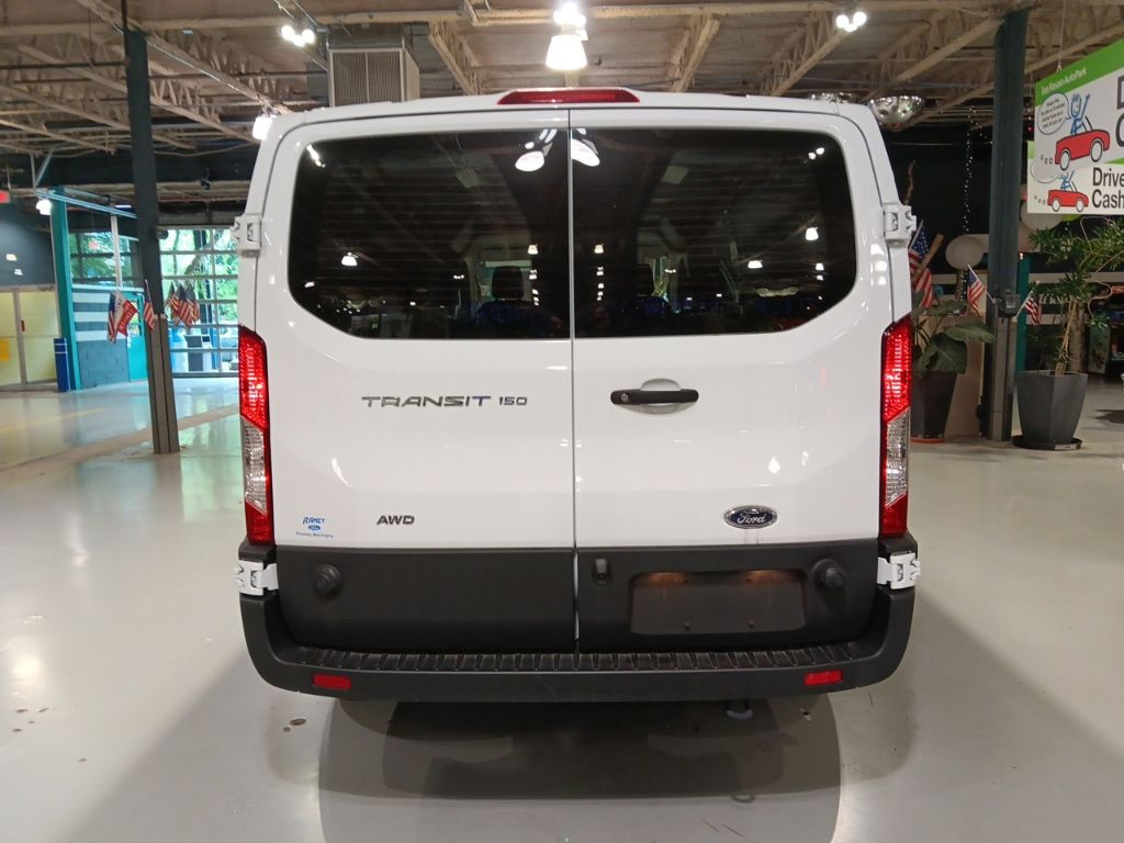 View vehicle photo 7