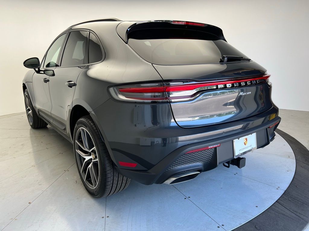 2025 Porsche Macan  3