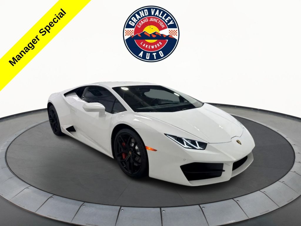 White 2017 Lamborghini Huracan Coupe Rear-Wheel Drive Manual