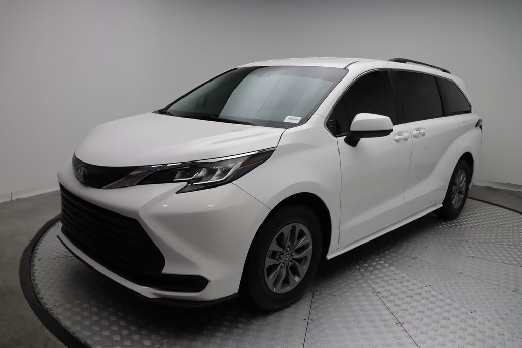 2022 Toyota Sienna LE -
                West Palm Beach, FL