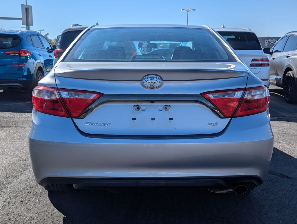 2016 Toyota Camry SE 5