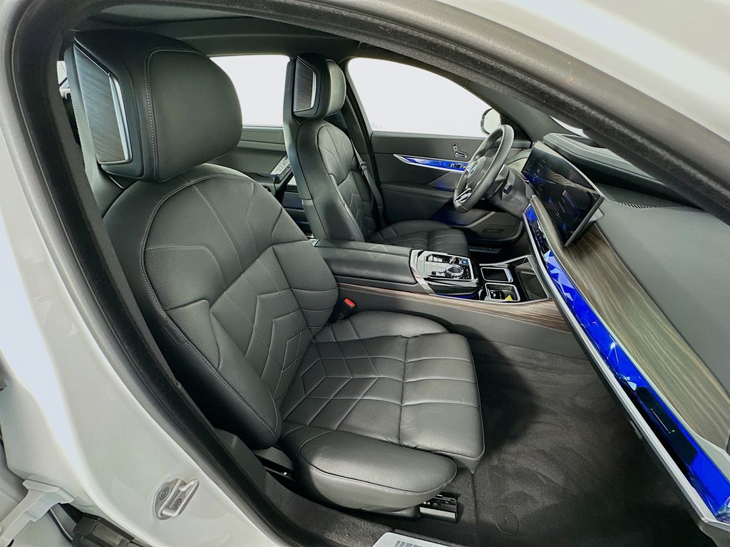 Thumbnail: 2024 BMW i7 - 28