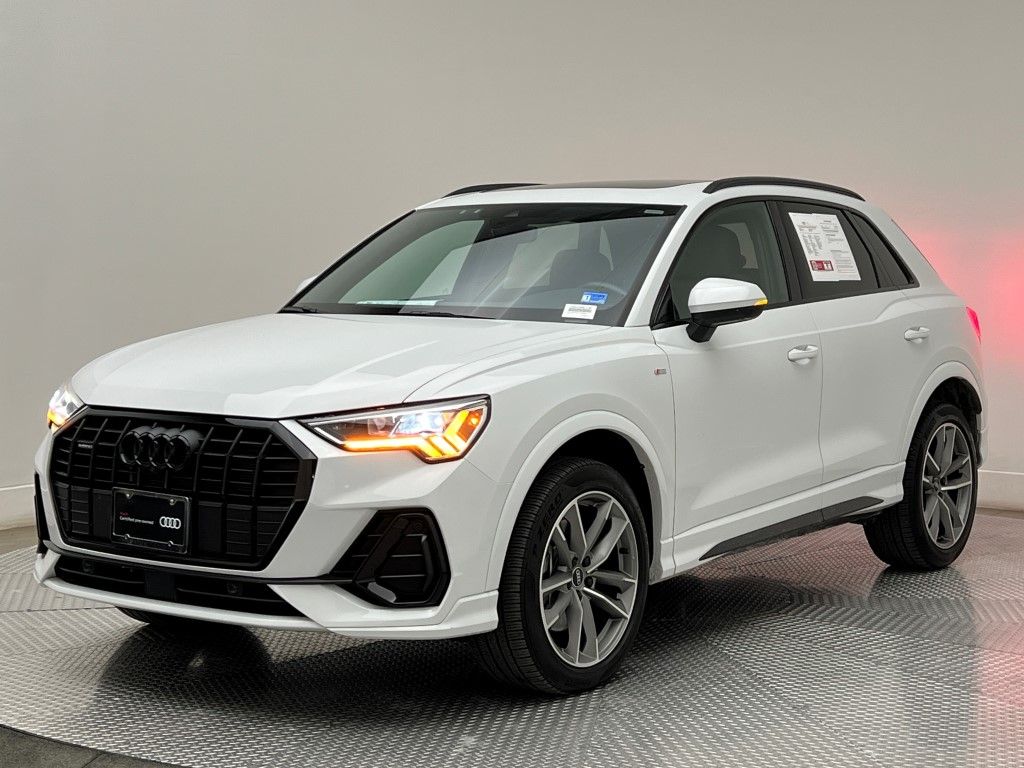 Thumbnail: 2023 Audi Q3 - 2
