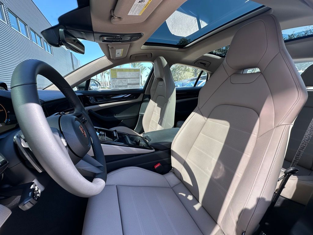 Thumbnail: 2026 Porsche Panamera - 5