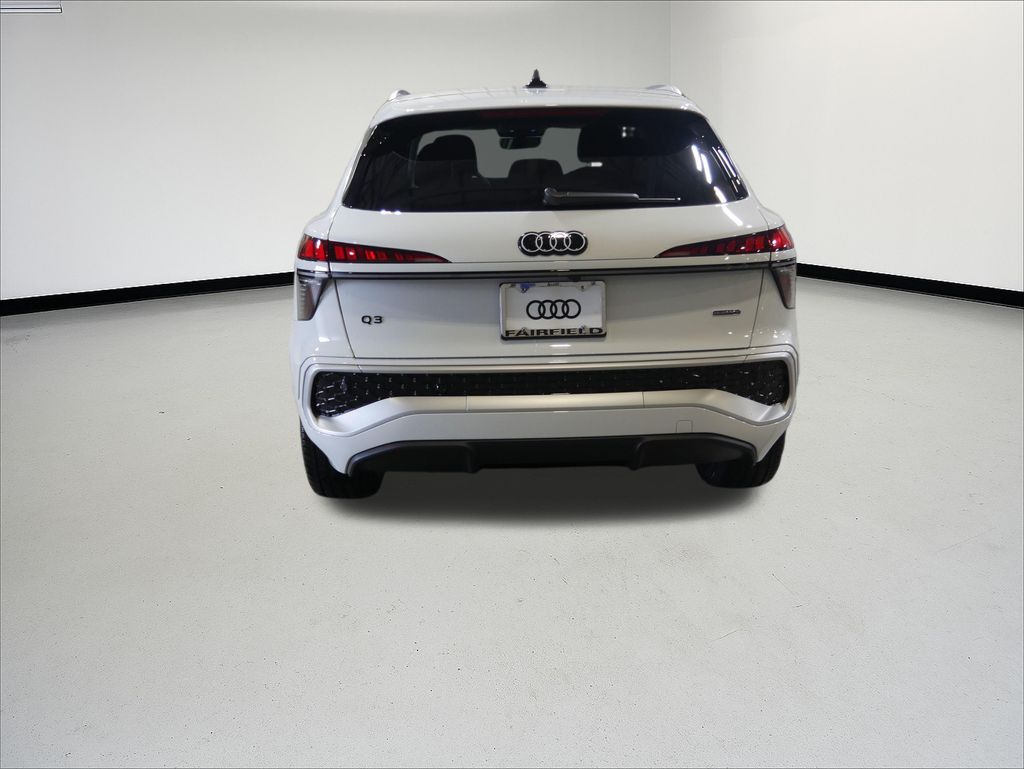 Thumbnail: 2026 Audi Q3 - 4