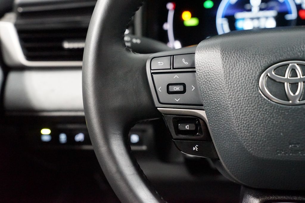 Thumbnail: 2025 Toyota Camry - 14