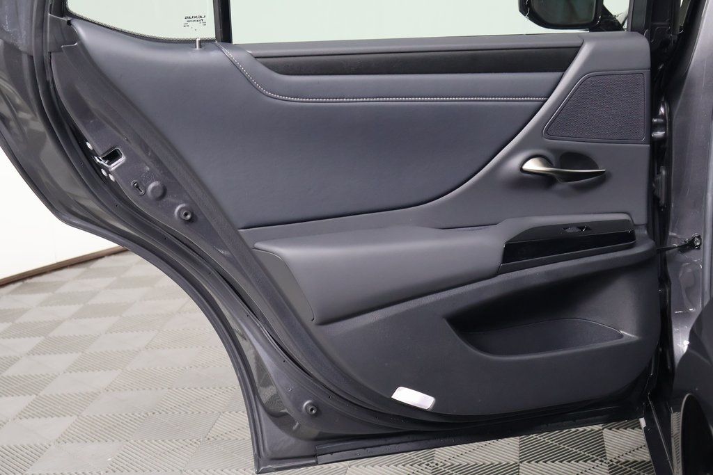 Thumbnail: 2025 Lexus ES - 13
