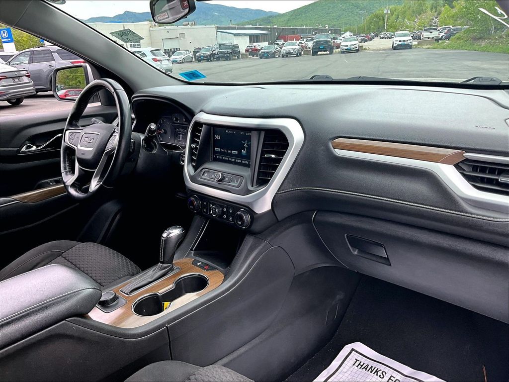 2019 GMC Acadia — photo 14