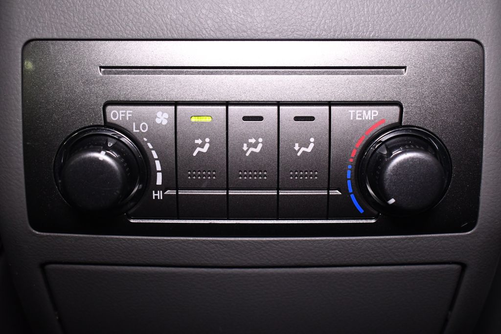 Thumbnail: 2012 Toyota Highlander - 20