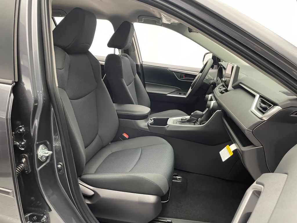 Thumbnail: 2025 Toyota RAV4 - 17