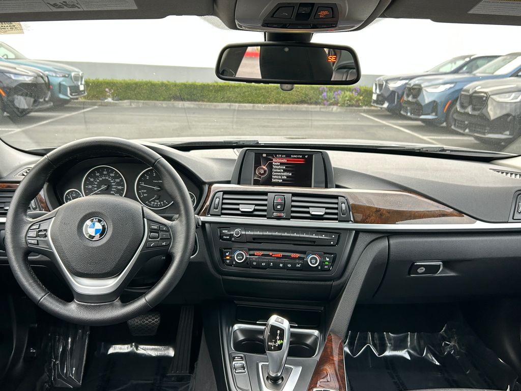 Thumbnail: 2015 BMW 3 Series - 32