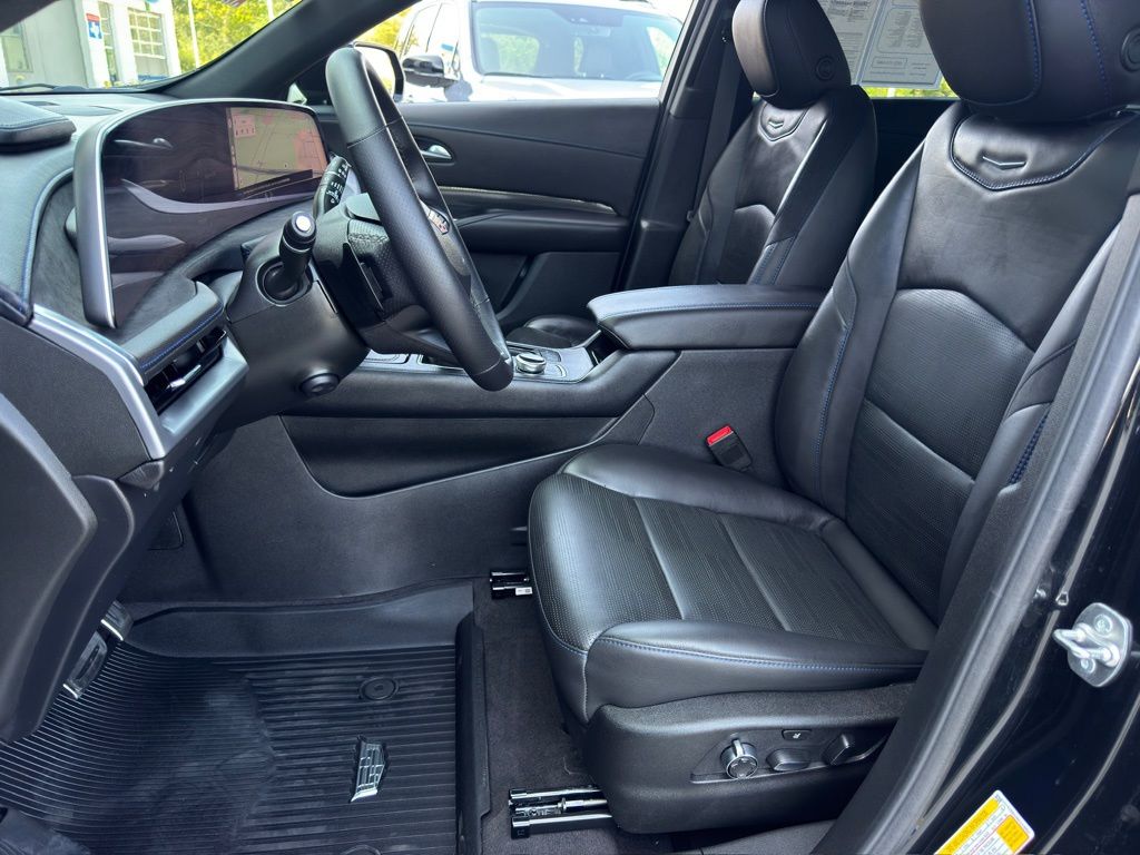 2024 Cadillac XT4 Sport - 10