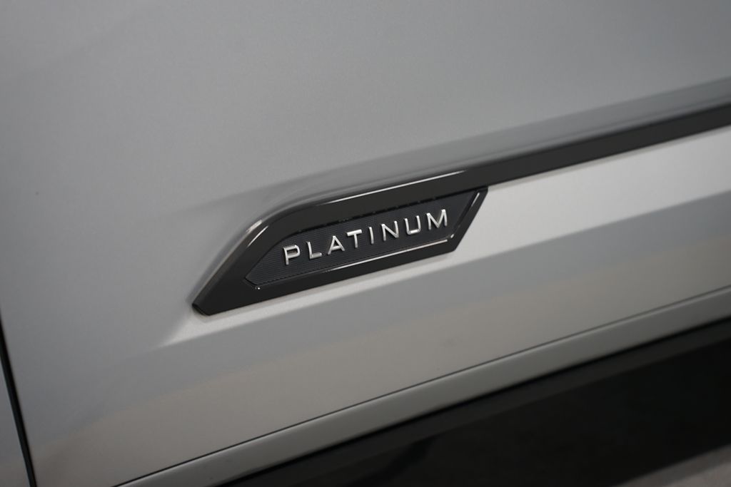 Thumbnail: 2023 Toyota Tundra - 6