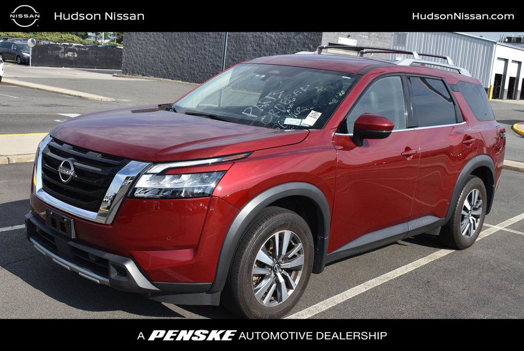 Thumbnail: 2024 Nissan Pathfinder - 1