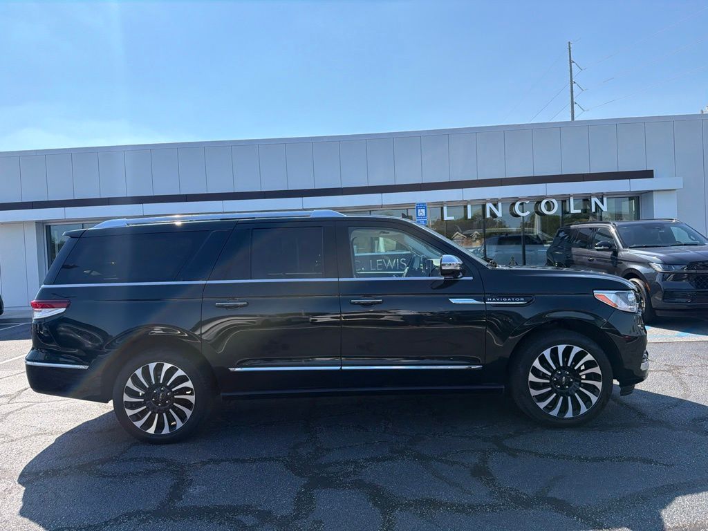 2024 Lincoln Navigator Black Label L