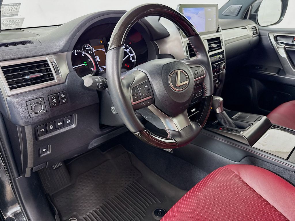 Thumbnail: 2023 Lexus GX - 9