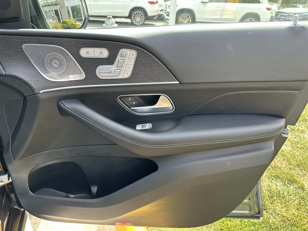 Thumbnail: 2022 Mercedes-Benz GLE - 19