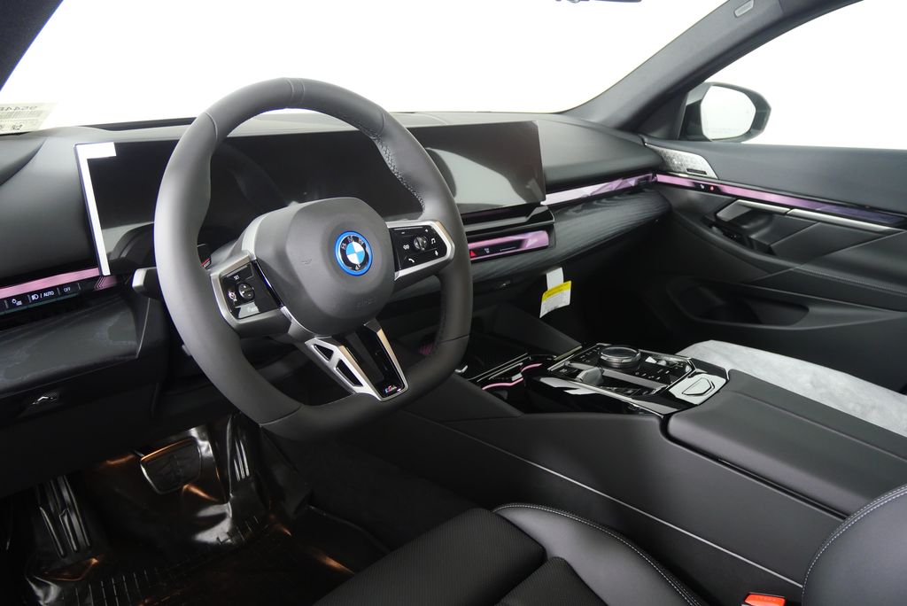 Thumbnail: 2026 BMW i5 - 13