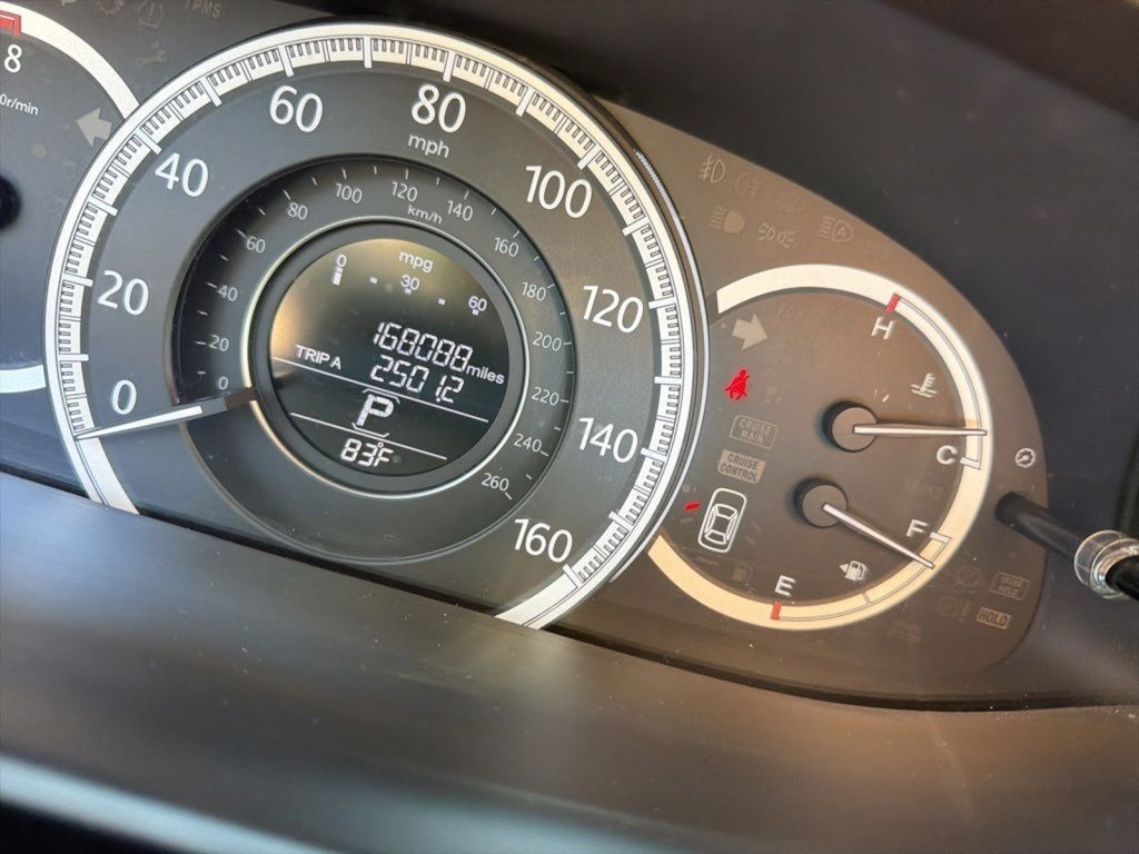 Used 2013 White Honda EX-L image 11