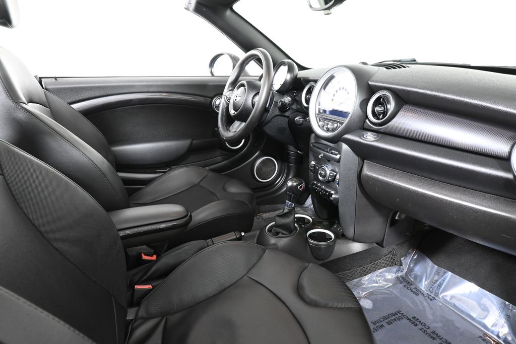 2014 MINI Cooper Base 29