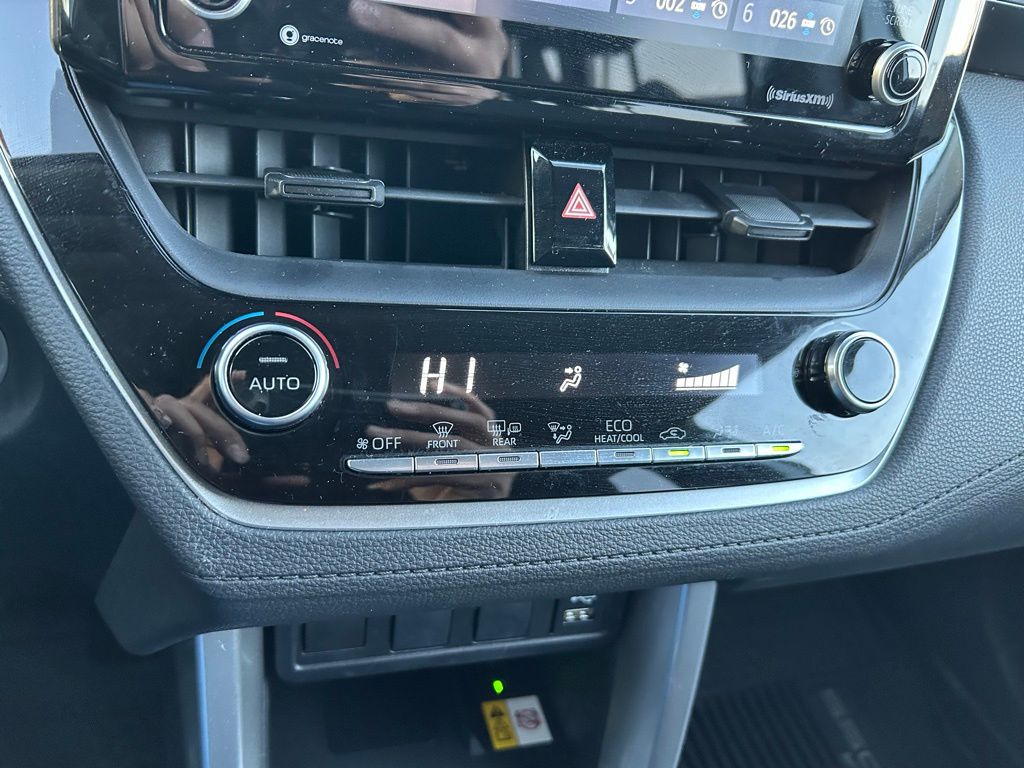 Thumbnail: 2022 Toyota Corolla Cross - 24