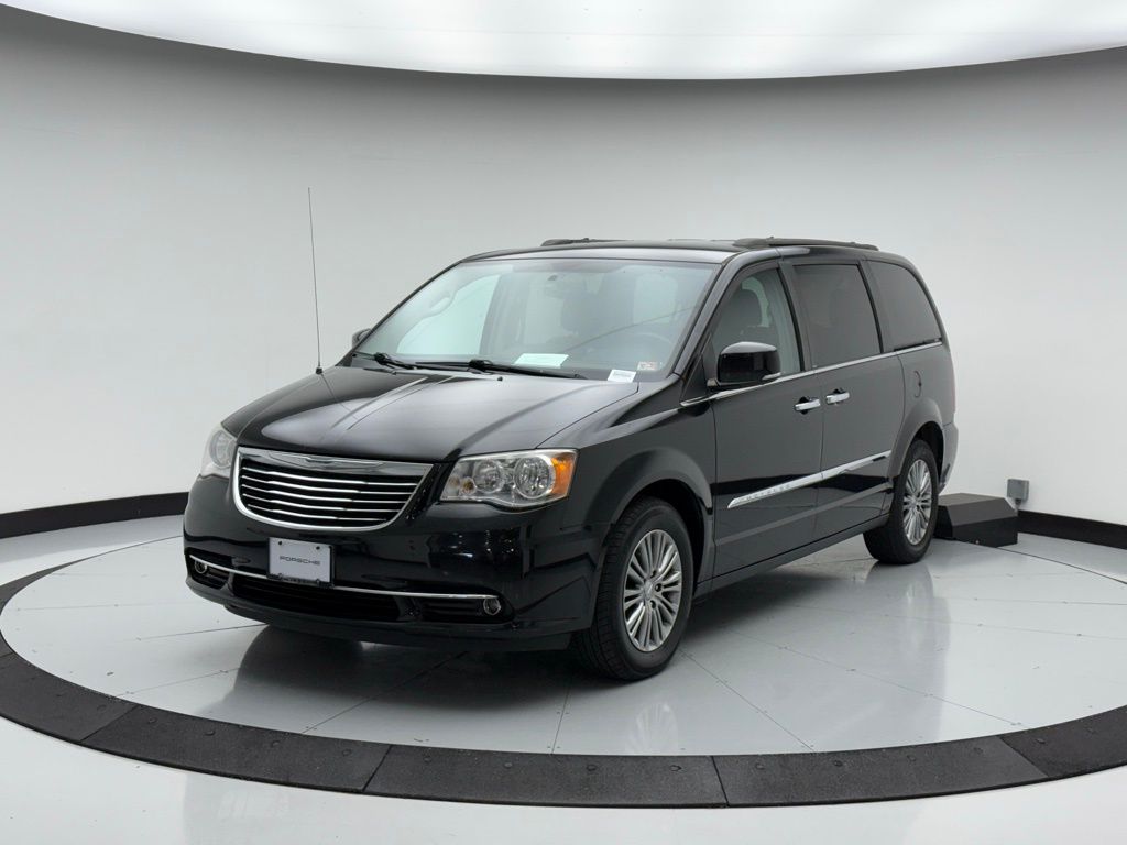 2014 Chrysler Town & Country Touring -
                Chantilly, VA