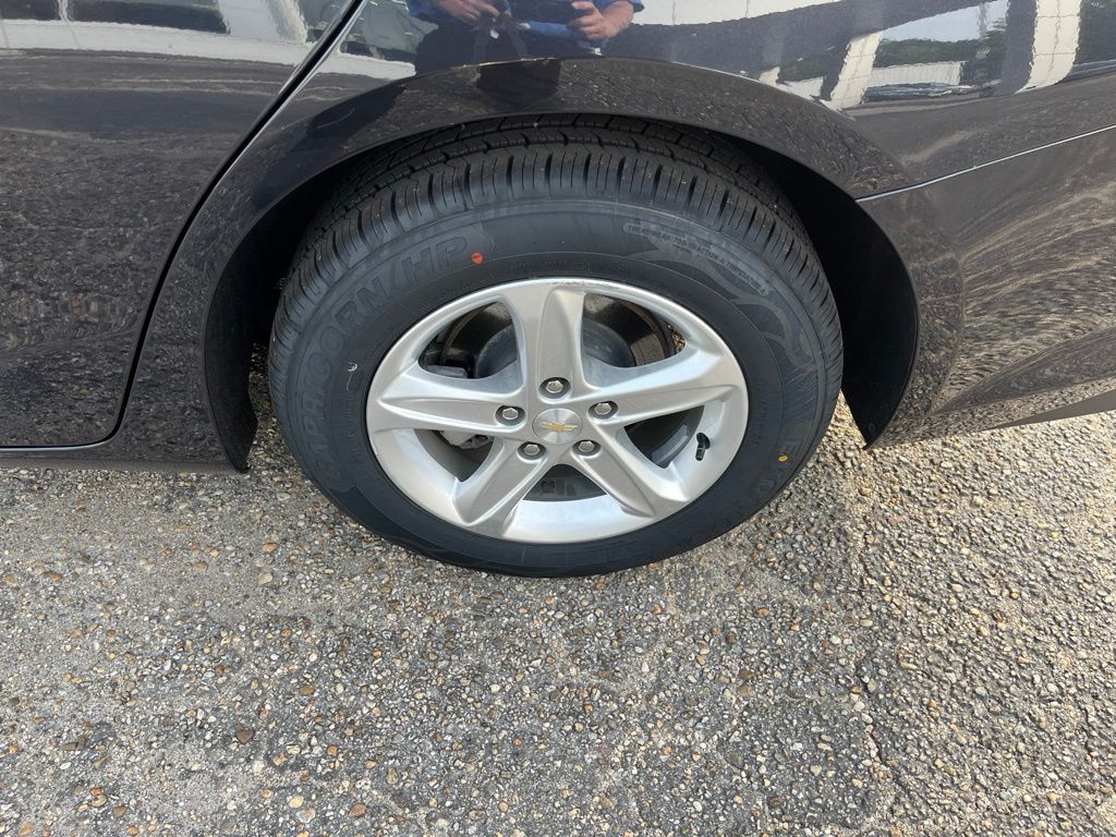 Used 2023 Gray Chevrolet LT image 43