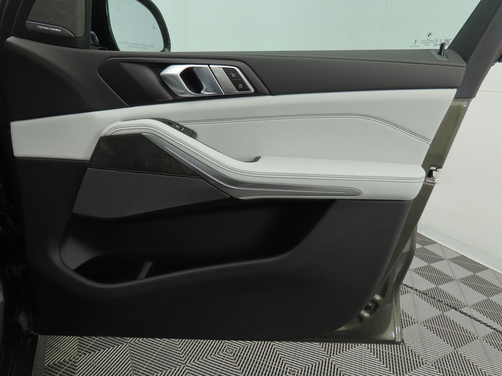 Thumbnail: 2026 BMW X5 - 25