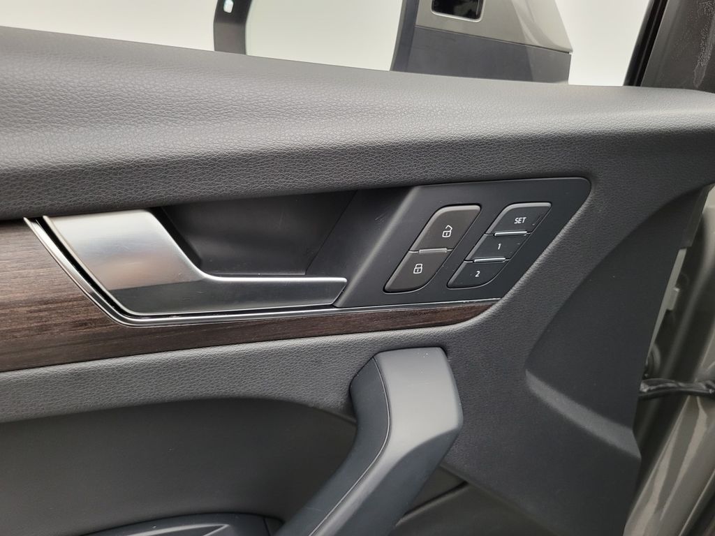 Thumbnail: 2023 Audi Q5 - 31