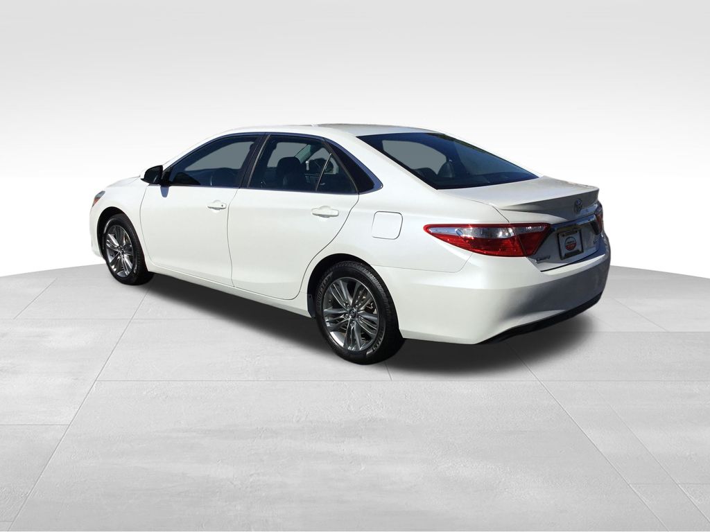 Thumbnail: 2016 Toyota Camry - 3