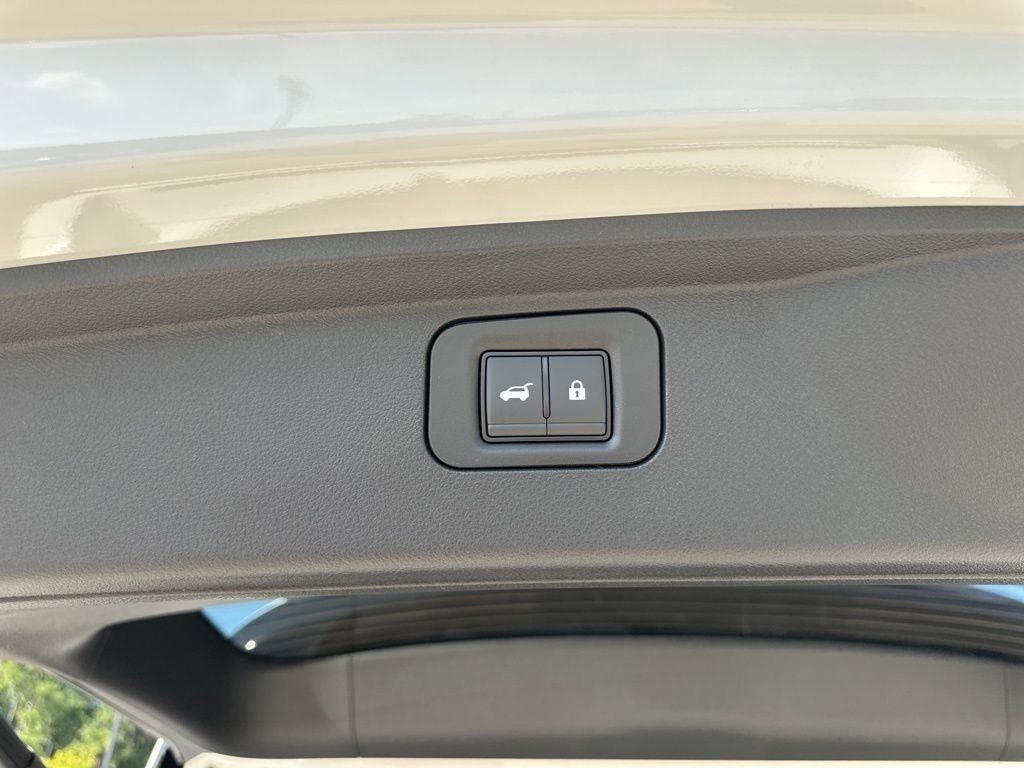 2025 Aspen White Tricoat Nissan Armada SL RWD SUV