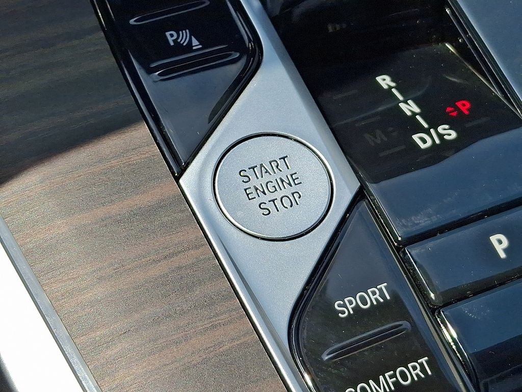 Thumbnail: 2024 BMW X7 - 27