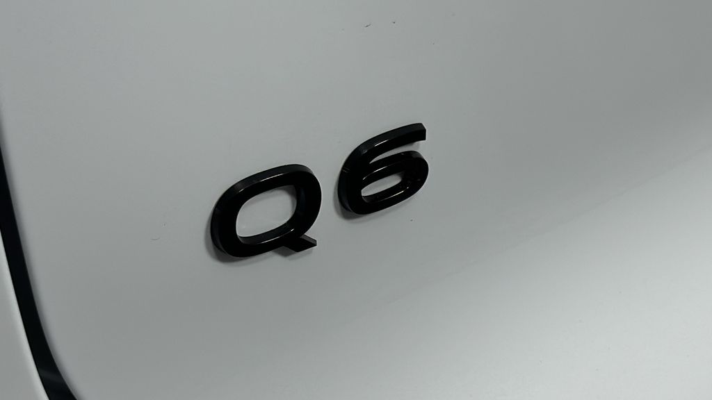 2025 Audi Q6 e-tron Premium 9