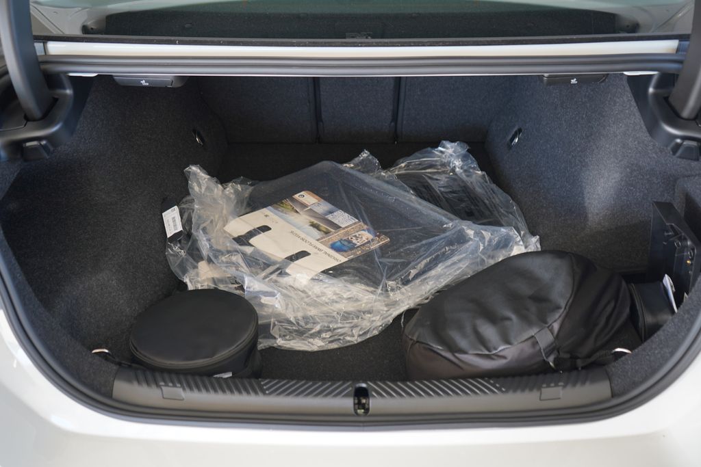 Thumbnail: 2026 BMW 5 Series - 20