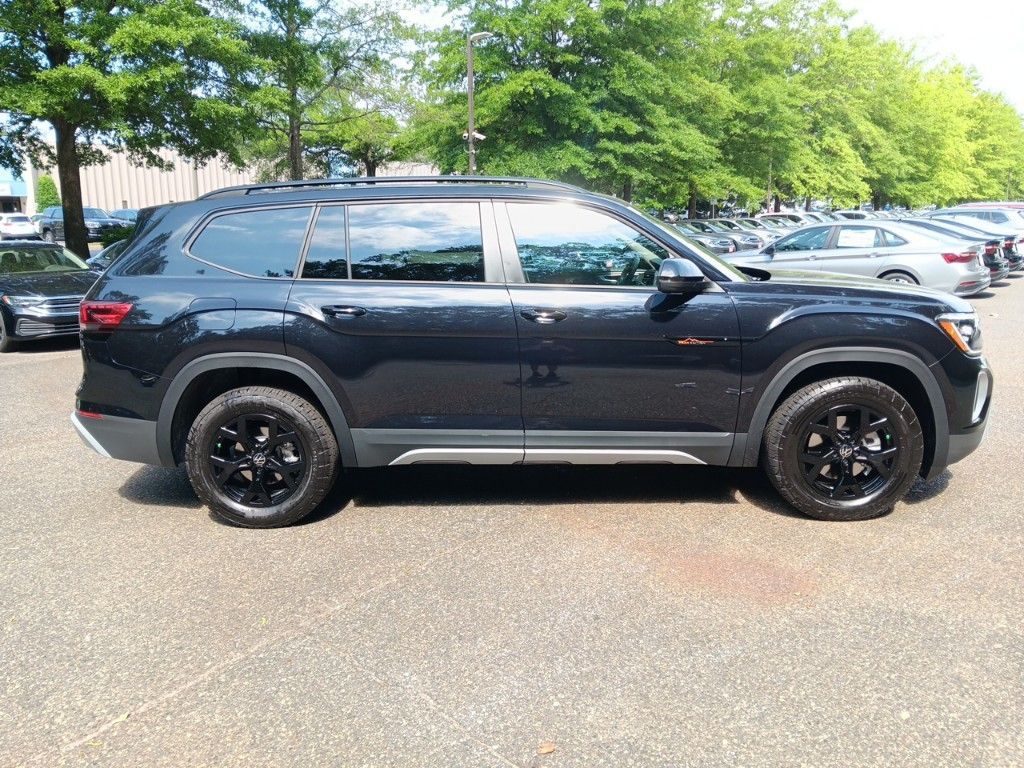 2024 Volkswagen Atlas 2.0T Peak Edition SEL 6