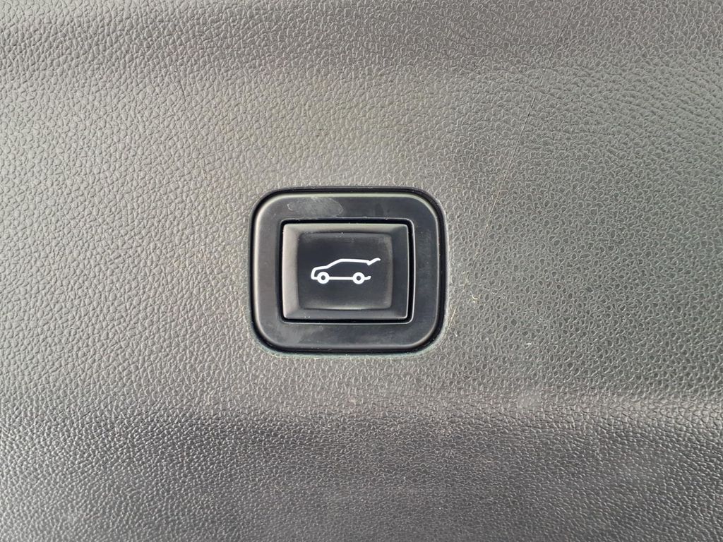 CadillacEscalade33