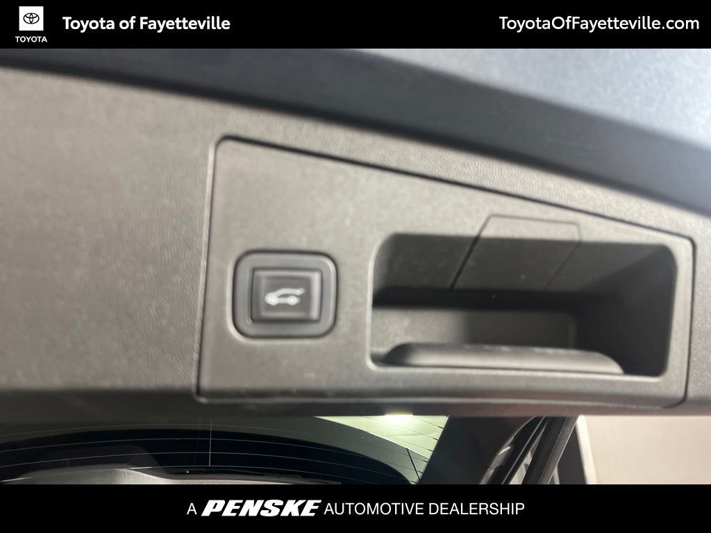 Thumbnail: 2019 Cadillac XT4 - 11