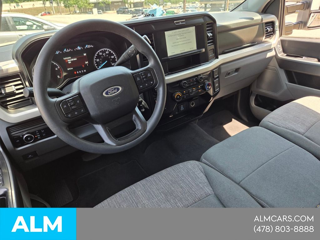 Used 2025 White Ford XLT image 9