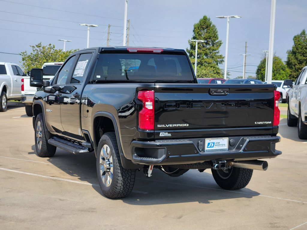 2025 Chevrolet Silverado 2500HD Custom photo 4