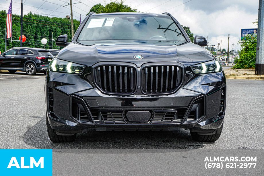 Used 2025 Black BMW sDrive40i image 10
