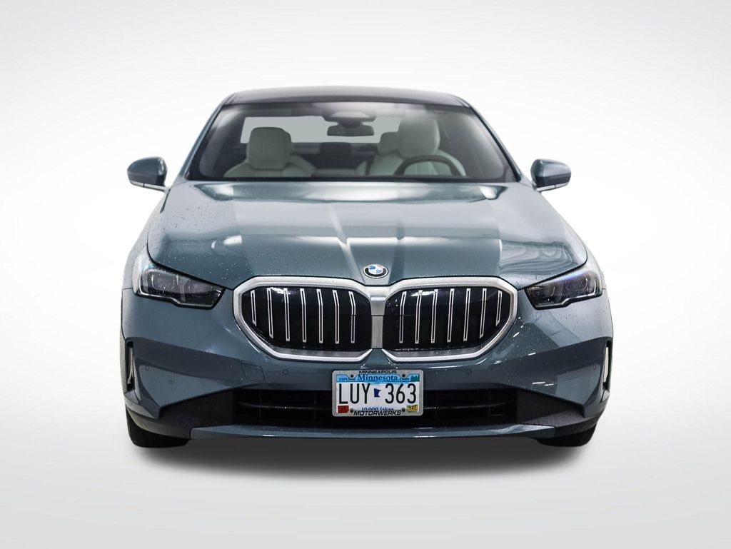 Thumbnail: 2024 BMW 5 Series - 8