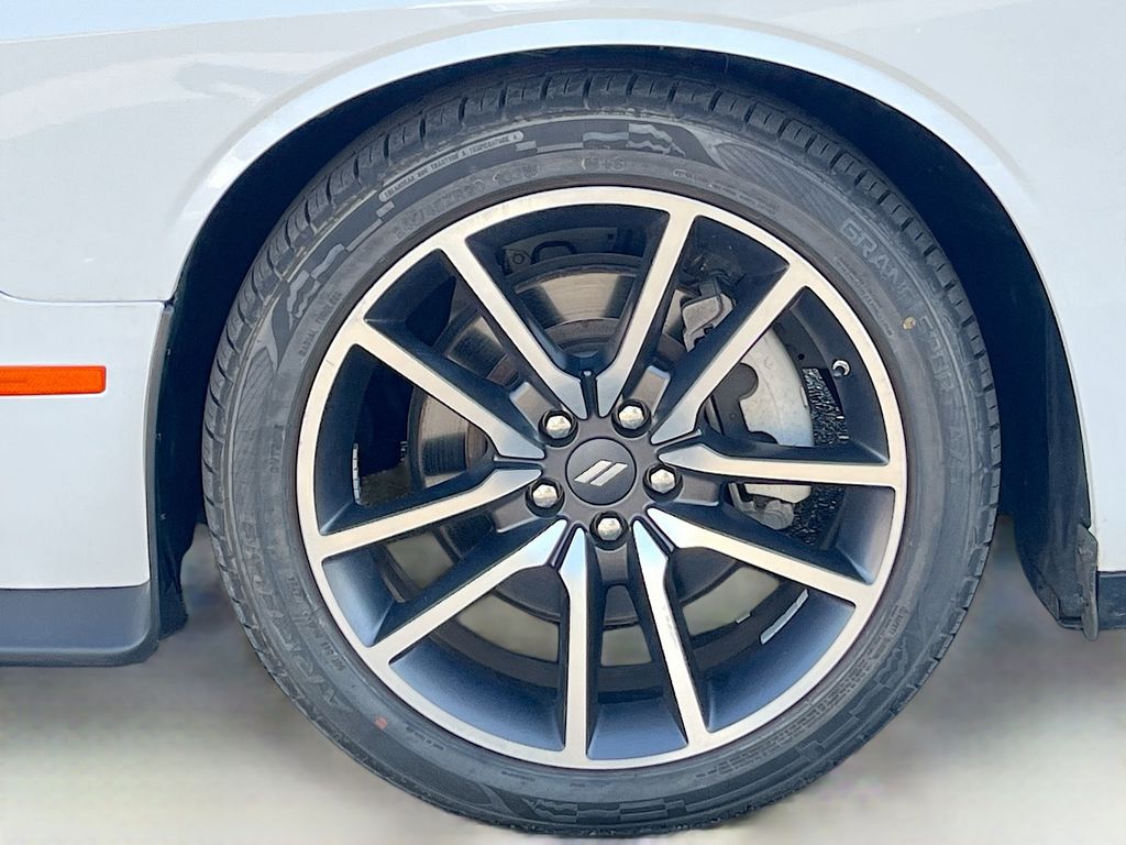 Used 2023 White Dodge R/T image 33