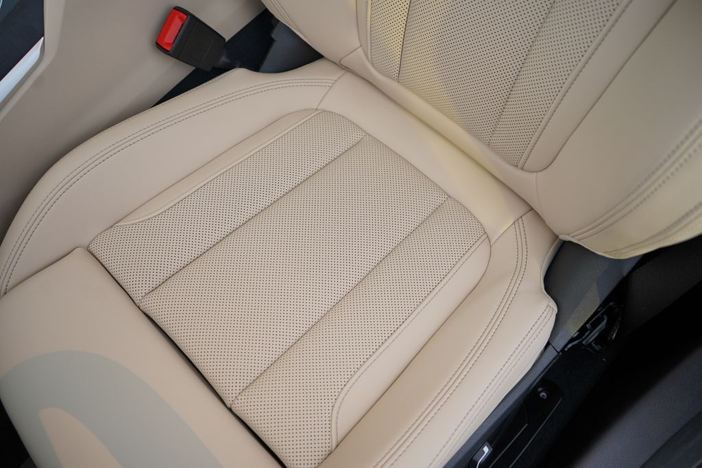 Thumbnail: 2025 BMW 3 Series - 11