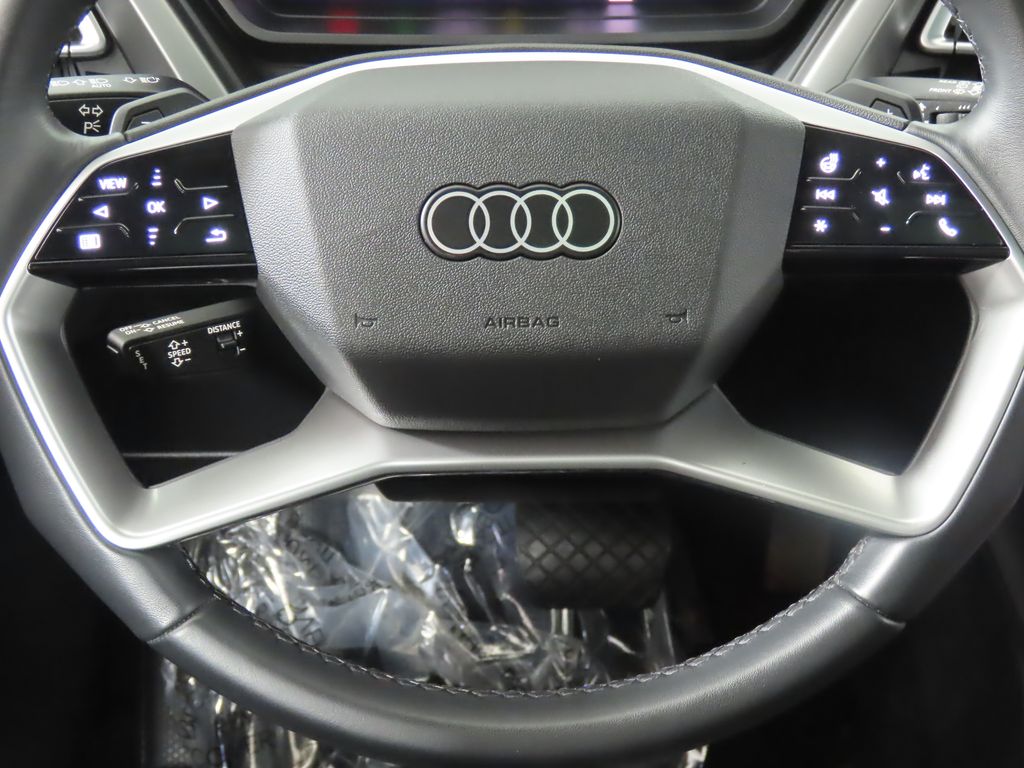 Thumbnail: 2023 Audi Q4 e-tron - 14