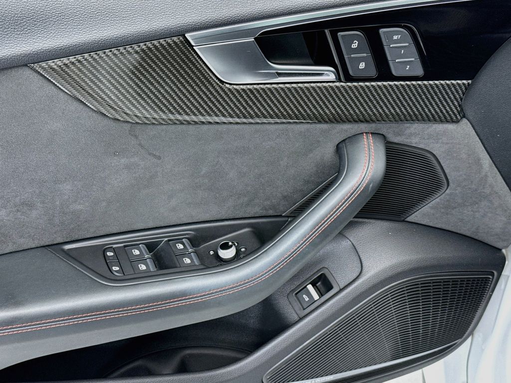 Thumbnail: 2022 Audi RS 5 - 22